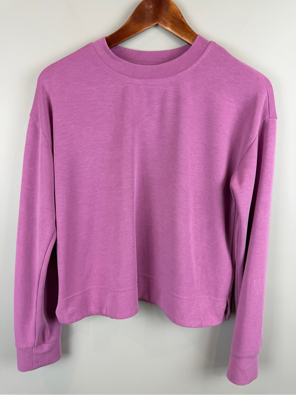 Athleta Seasoft Crewneck Sweatshirt Lotus Pink Small Cropped Athleisure Small